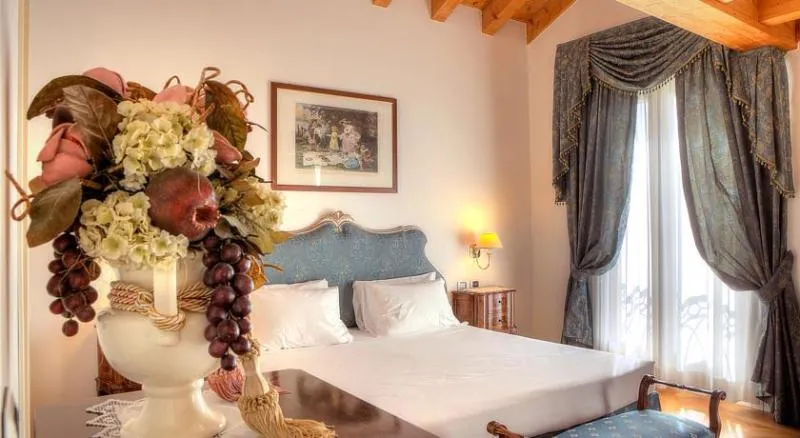 DOUBLE DELUXE Room, Borgo ca' dei Sospiri, Venice