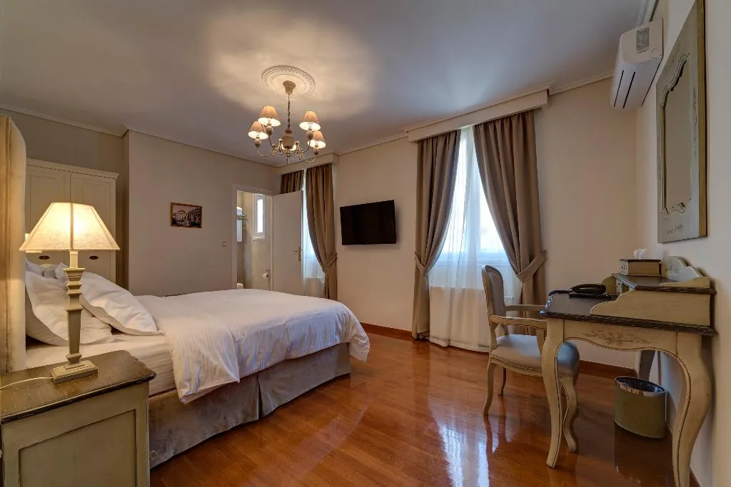 DOUBLE COMFORT Room, Home & Poetry, Athens