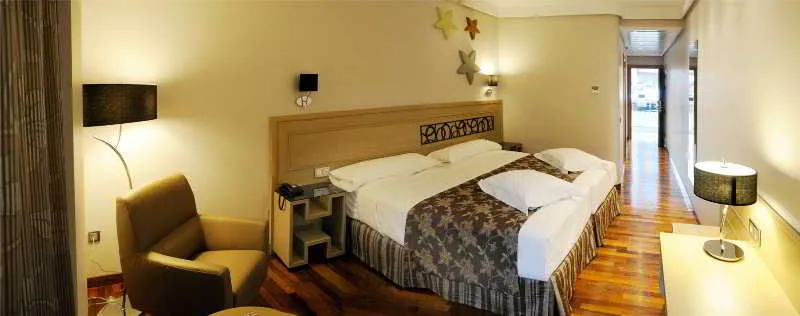 Double or Twin STANDARD Room, Cumbria Spa&Hotel, Madrid