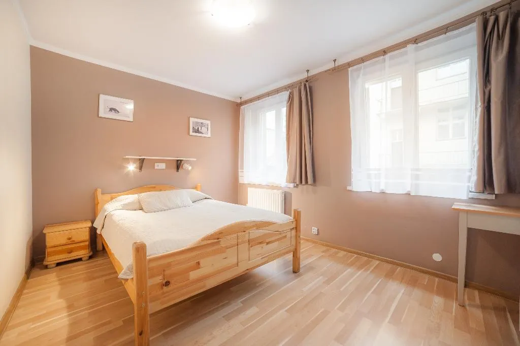 DOUBLE WITH SHARED BATHROOM Room, Dizzy Daisy Hostel, Krakow
