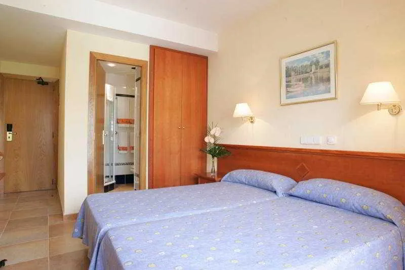 Room, BQ Maria Dolores, Majorca