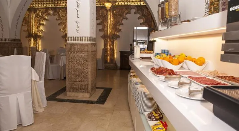 Restaurant, Carlos V, Madrid