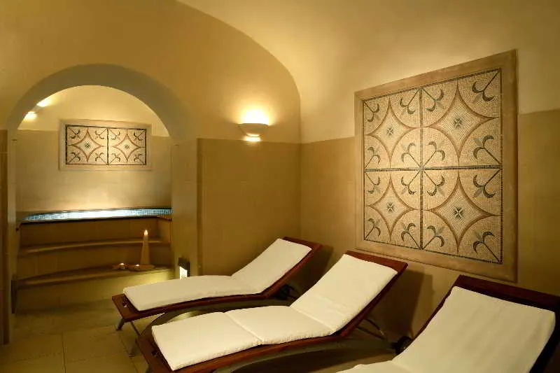 Sports and Entertainment, Grand Hotel Cocumella, Naples
