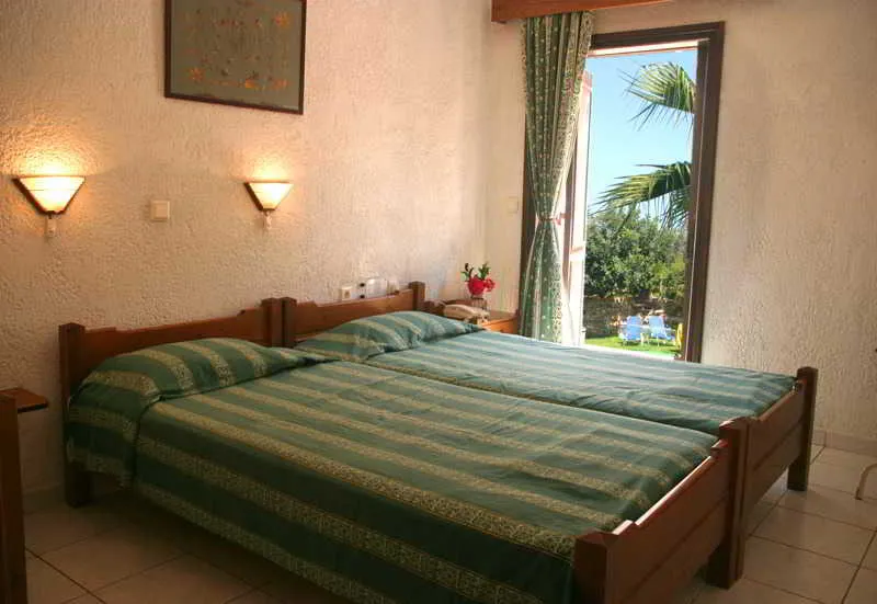 Room, Iliostasi Beach Apts, Crete