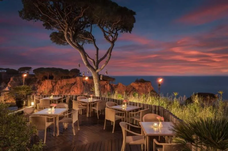Restaurant, Pine Cliffs Hotel, a Luxury Collection Resort, Algarve