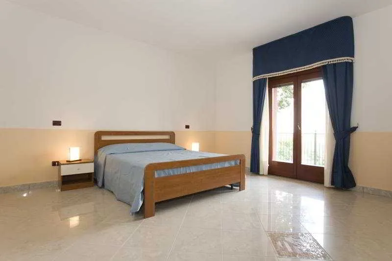 Room, Royal Hotel Montevergine, Naples