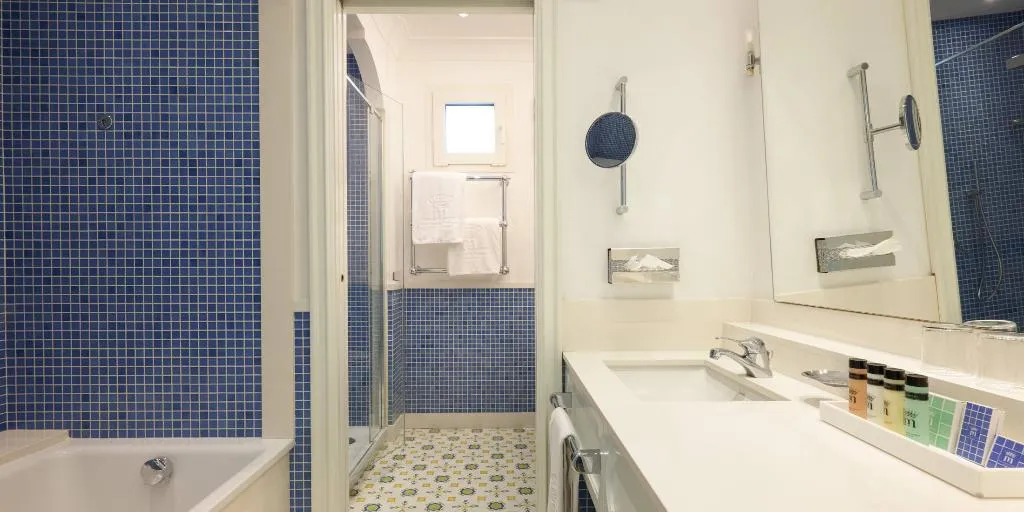 SUITE PARTIAL SEA VIEW Room, Grand Hotel Capodimonte, Naples