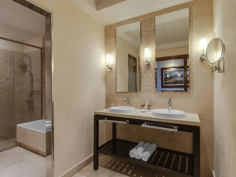 DOUBLE SINGLE USE DELUXE Room, Sheraton Fuerteventura Beach, Golf & Spa Resort, Fuerteventura