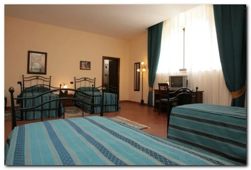 FAMILY ROOM CLASSIC Room, Grand Hotel Capodimonte, Naples