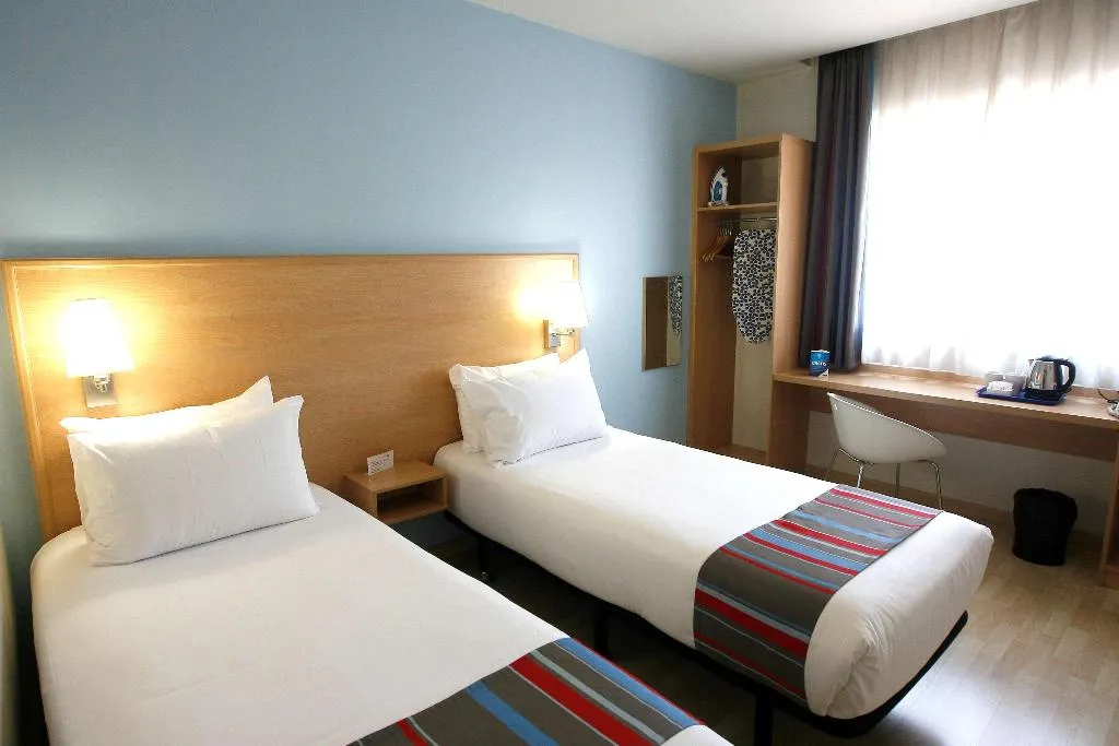 DOUBLE STANDARD Room, Travelodge Madrid Arturo Soria, Madrid