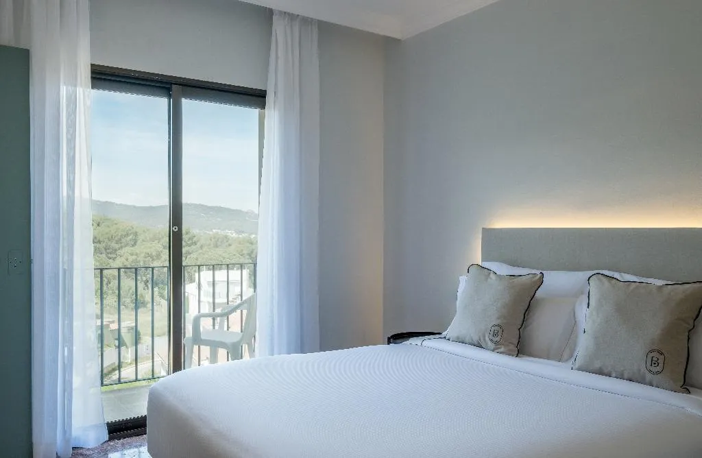 QUADRUPLE STANDARD Room, Montjoi, Costa Brava