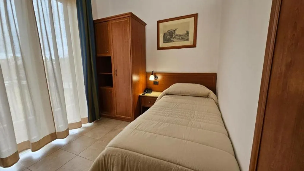 SINGLE WITH BALCONY Room, GH Hotel & Restaurant, Palermo