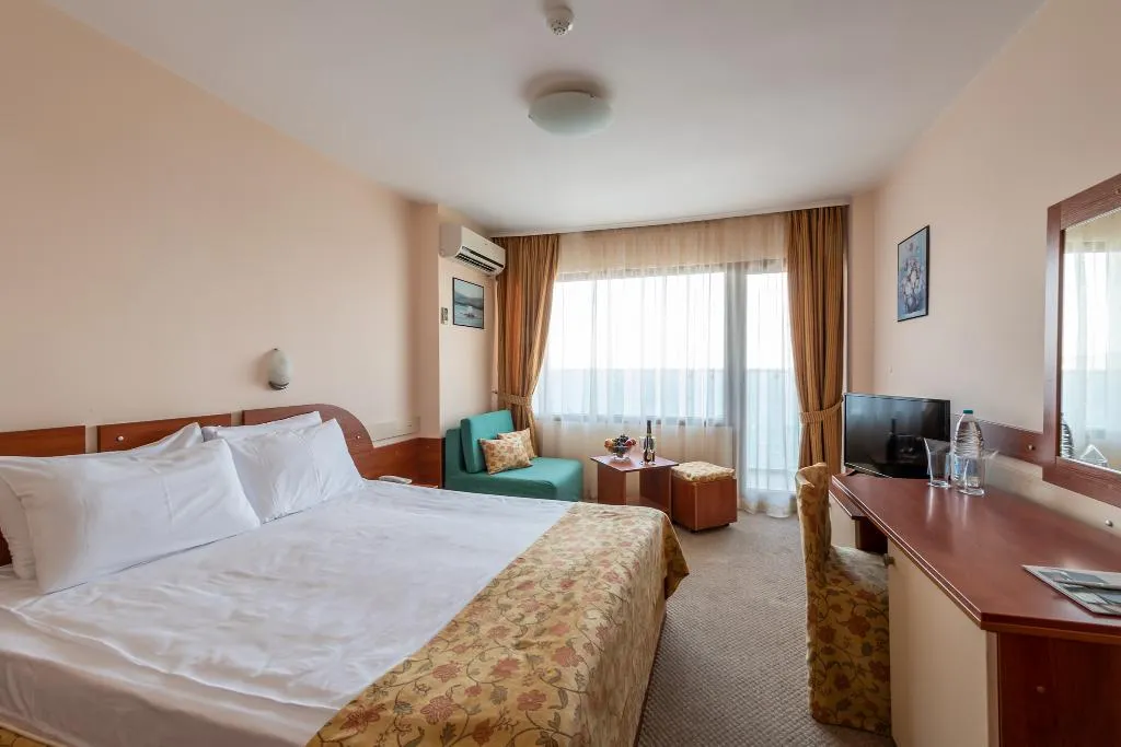 DOUBLE SIDE SEA VIEW Room, Burgas Beach, Bourgas