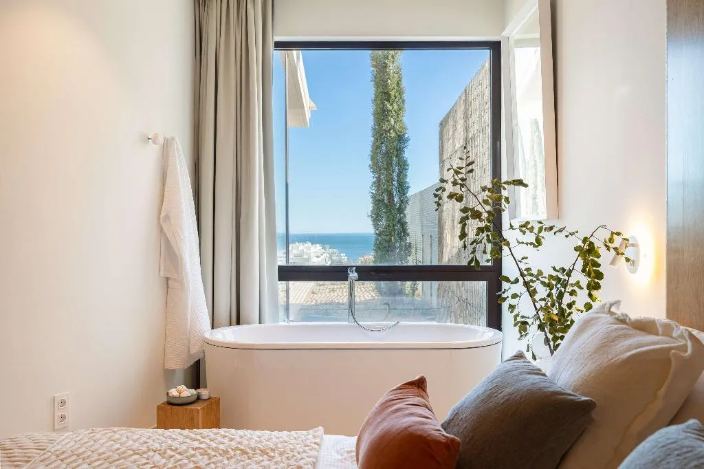 VILLA THREE BEDROOMS THREE BATHROOMS Room, Leiro Residences - Preferred Hotels & Resorts, Costa Del Sol