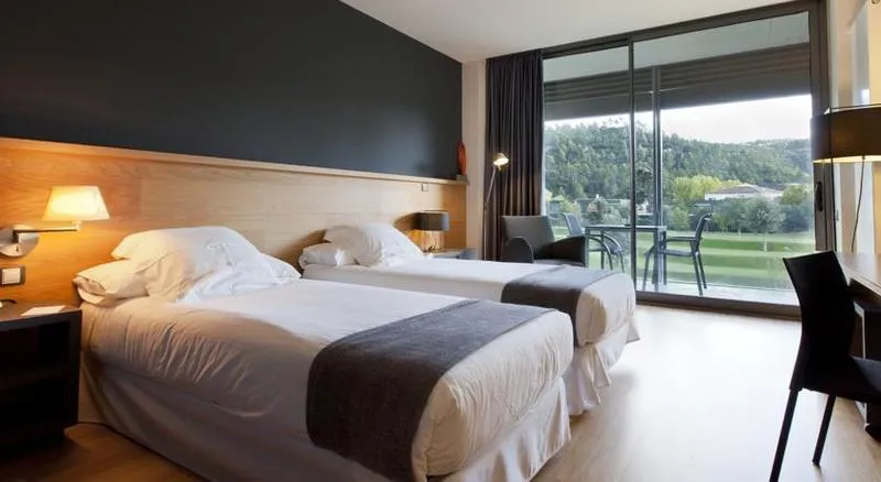 TRIPLE STANDARD Room, Mon St Benet, Barcelona