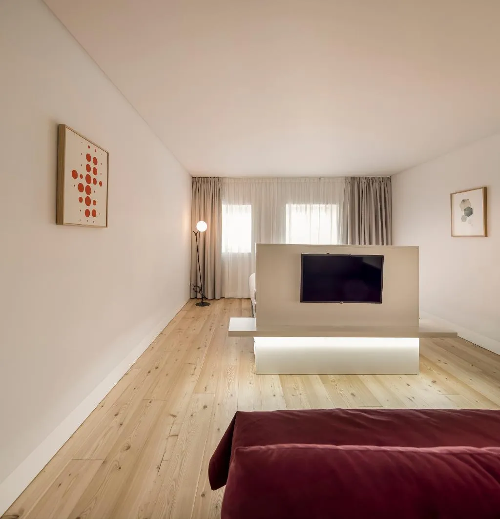 STUDIO SUPERIOR Room, Lisbon Serviced Apartments - Mouraria, Lisbon
