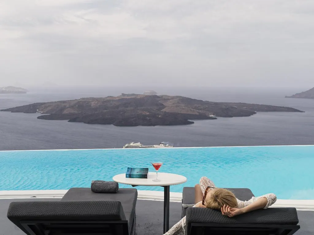 General view, Cosmopolitan Suites, Santorini
