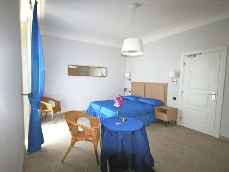 TRIPLE STANDARD Room, La Dimora dei Borboni, Naples