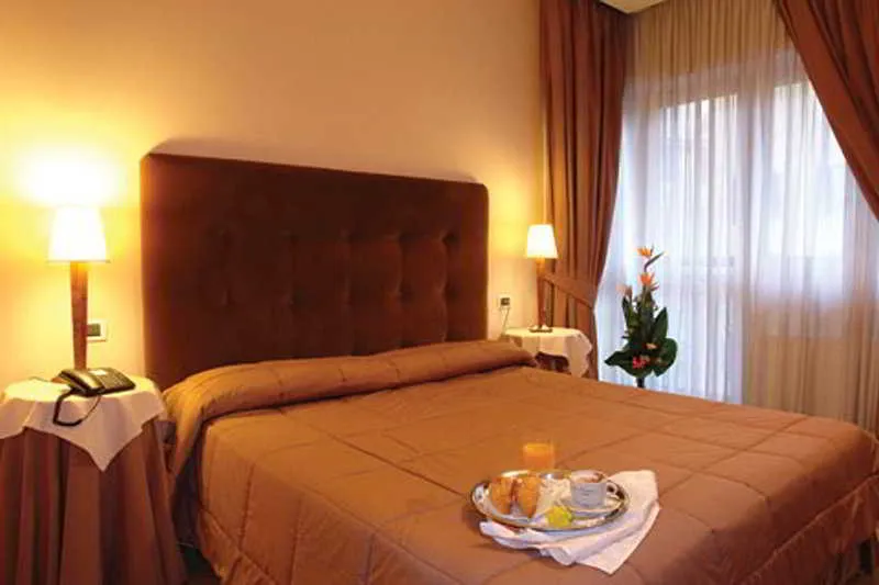 DOUBLE SINGLE USE STANDARD Room, Farnesina, Rome