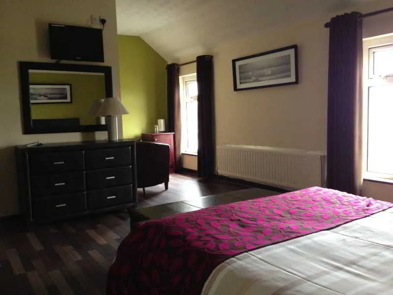 Room, Maddens Bridge Bar and Restaurant, Cork