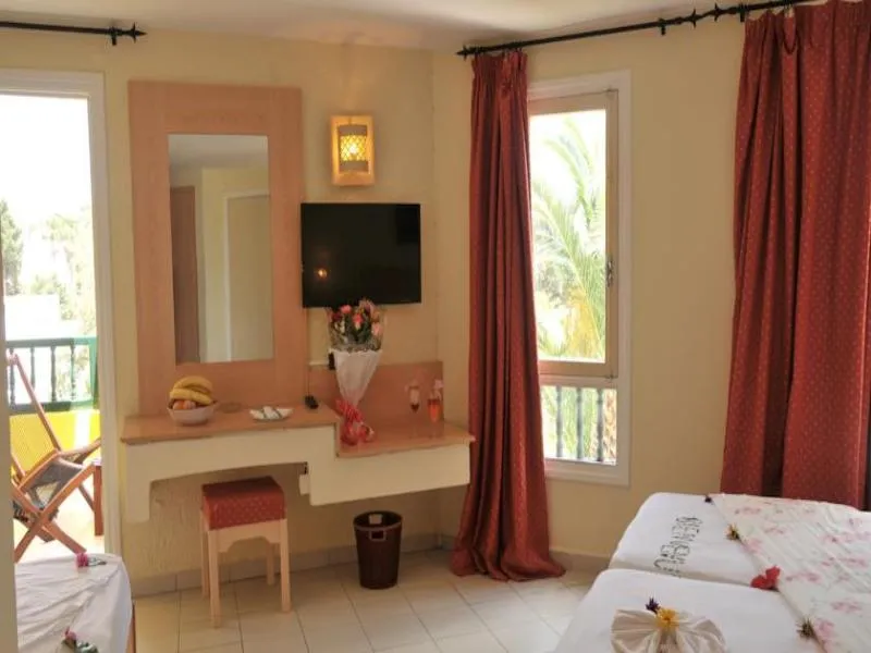 DOUBLE STANDARD Room, La Couronne, Tunisia