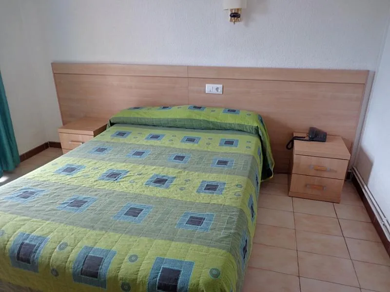 SINGLE STANDARD Room, Montañamar Lloret, Costa Brava