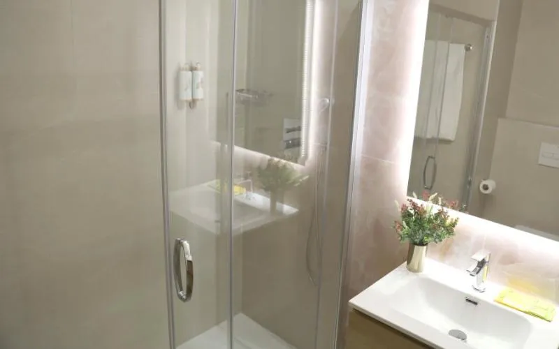 APARTMENT CAPACITY 3 TWO BEDROOMS Room, Cosmo Apartments Concell de Cent, Barcelona
