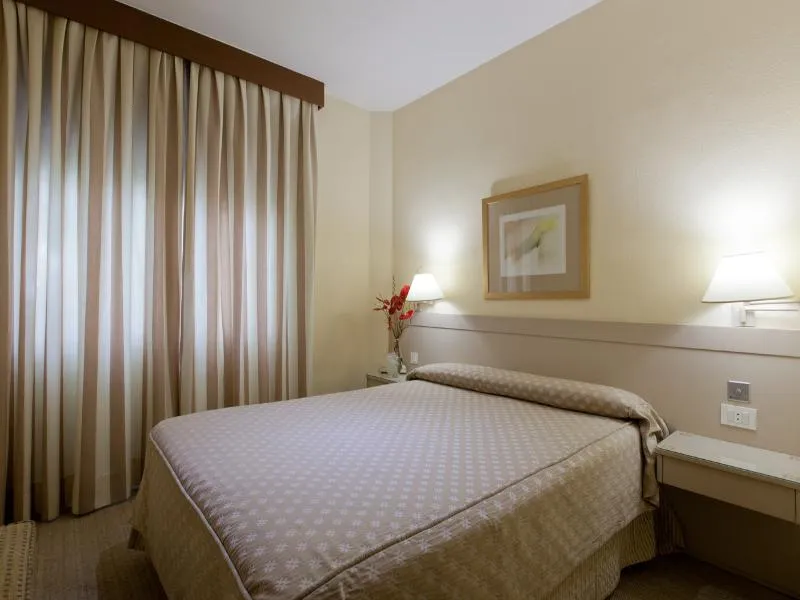 Room, Espahotel Plaza Basilica, Madrid