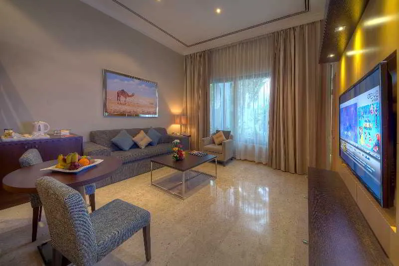 SUITE EXECUTIVE Room, Dubai Marine Beach Resort & Spa, Dubai