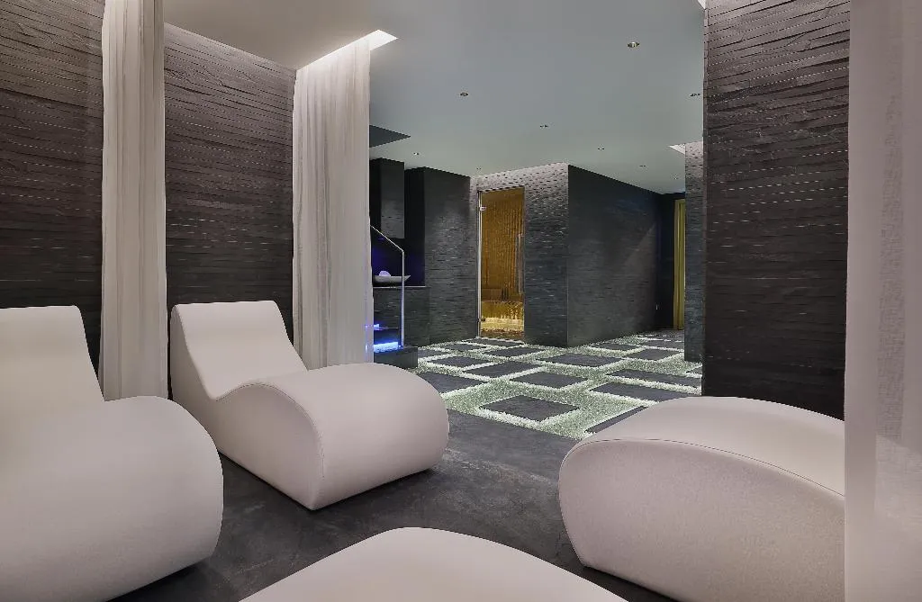 Sports and Entertainment, Hilton Dubai Palm Jumeirah, Dubai