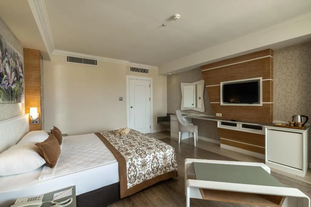 Room, Crystal Sunset Pearl Collection, Antalya