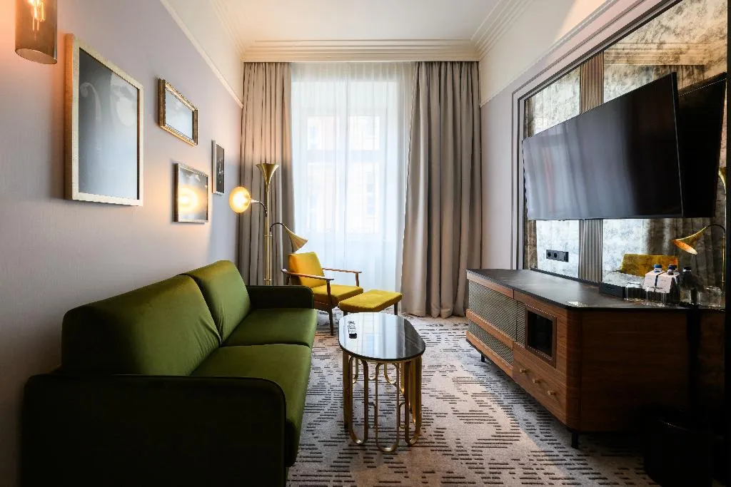 SUITE ONE BEDROOM Room, Hotel Saski Krakow, Curio collection by Hilton, Krakow