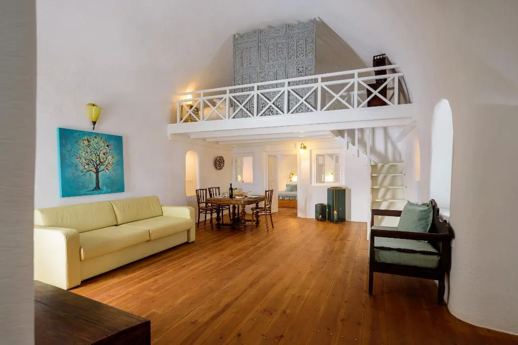 VILLA WITH JACUZZI Room, Fanari Villas, Santorini