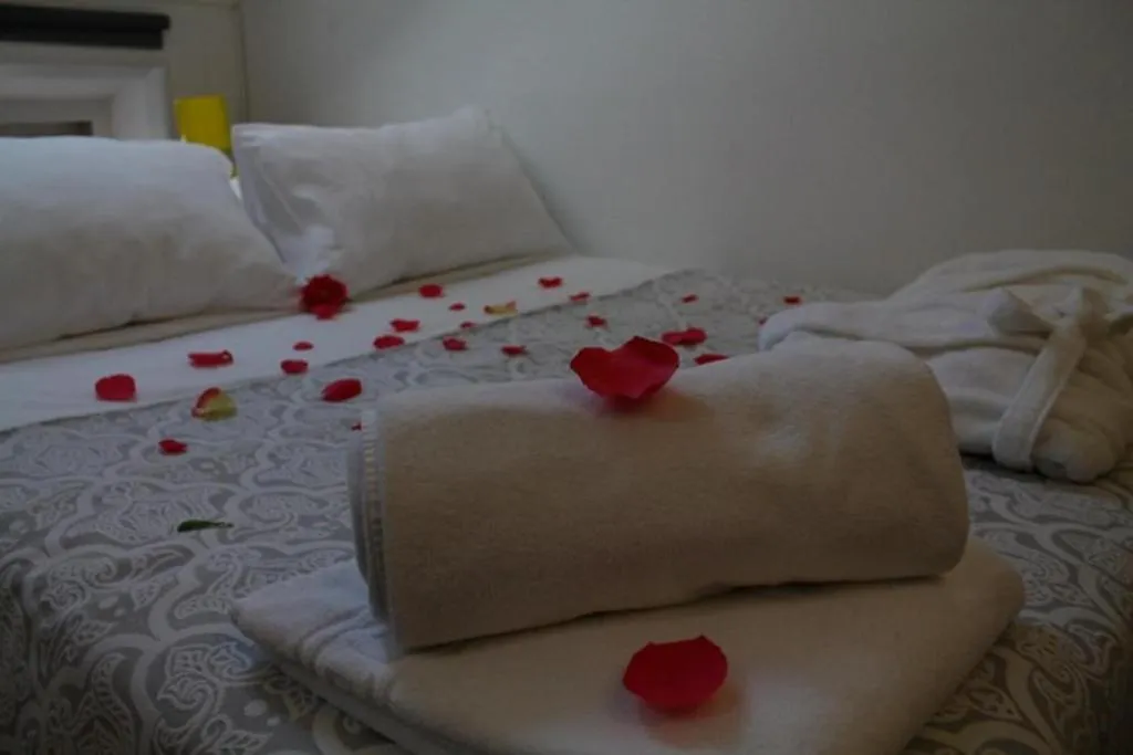 DOUBLE HONEYMOON Room, WW Hostel & Suites, Porto