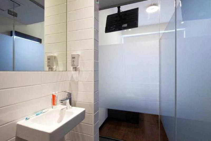 Room, easyHotel Amsterdam City Centre South, Amsterdam