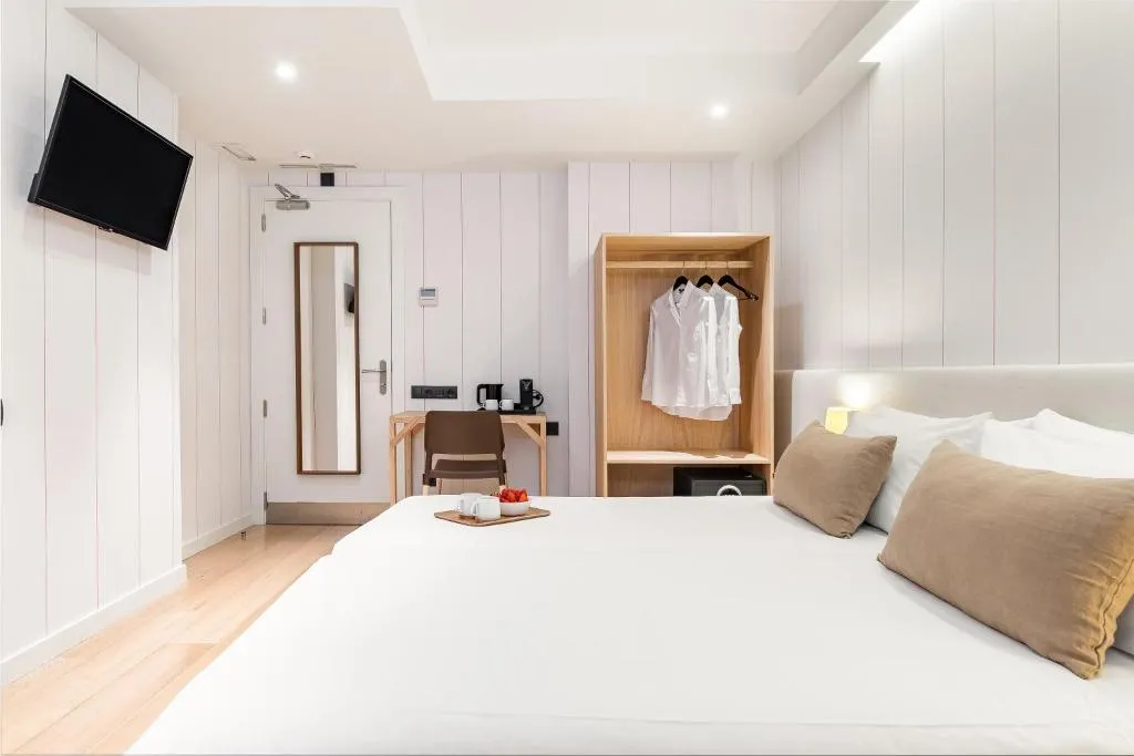 Double or Twin STANDARD Room, Casa Bella Gracia, Barcelona