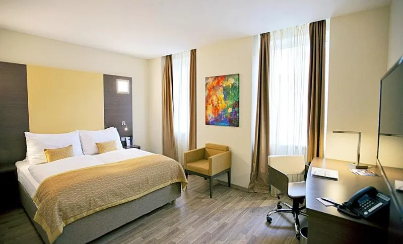 DOUBLE STANDARD Room, Hotel Orangerie, Vienna