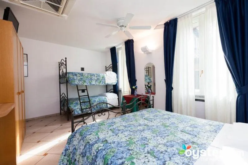 QUADRUPLE STANDARD Room, In Riva Al Lago, Milan