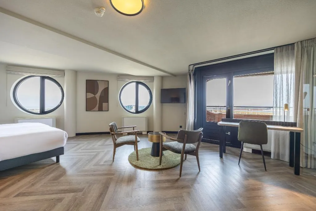 SUITE WITH DOUBLE BED Room, Leonardo Hotel IJmuiden Seaport Beach, Amsterdam