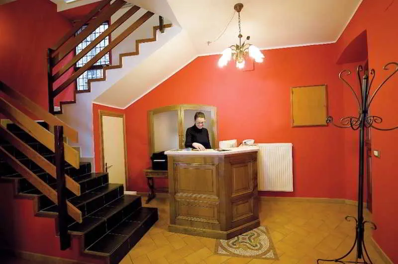 Lobby, Properzio, Perugia