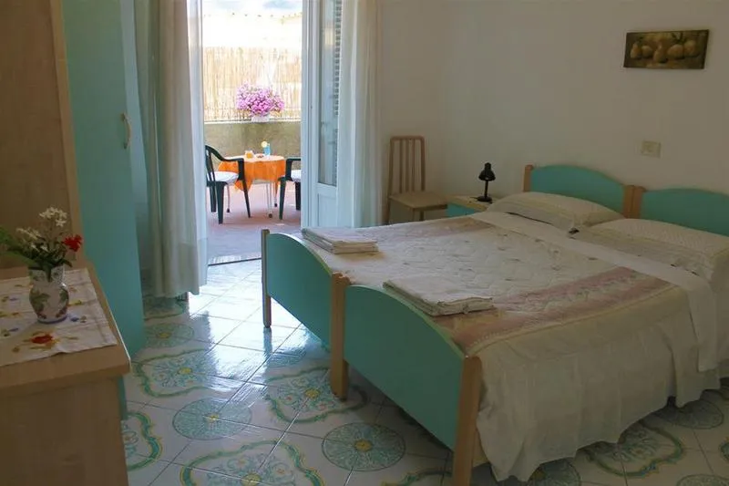 TRIPLE ECONOMY Room, Villa Luna di Miele, Naples
