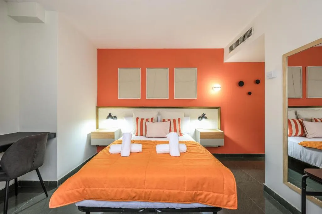 General view, Lusso Velilla, Madrid