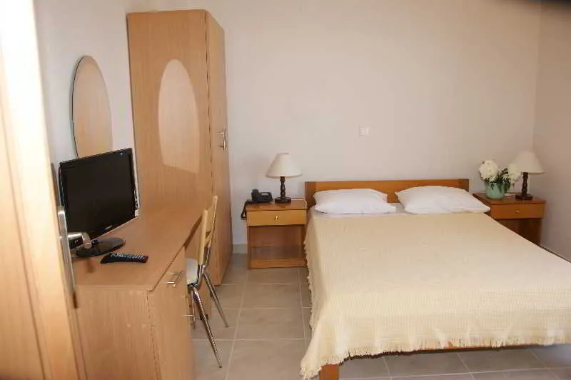 Room, International, Rhodes