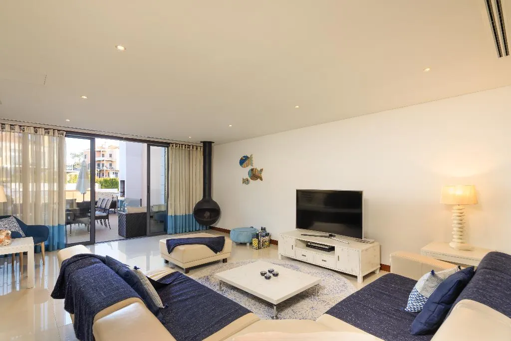 TOWNHOME THREE BEDROOMS WITH PRIVATE POOL Room, Vale Do Lobo Resort, Algarve