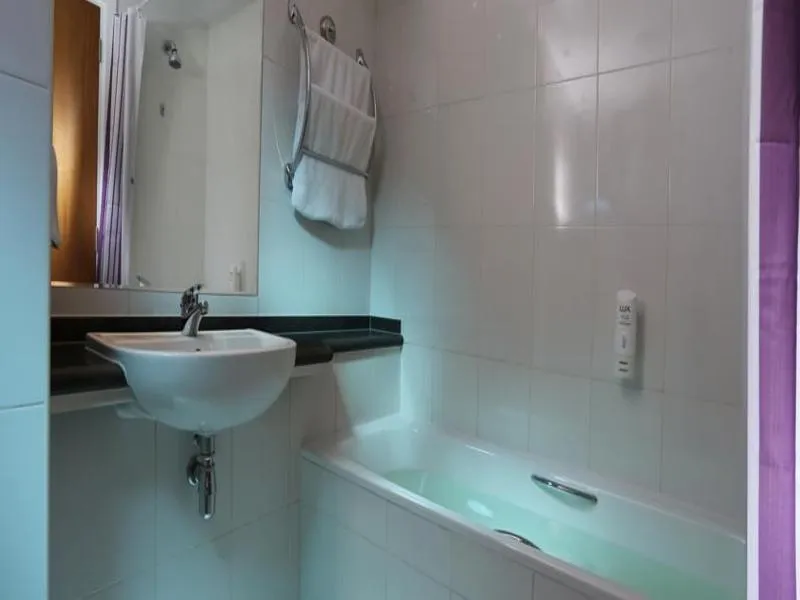 Room, Premier Inn Dubai Investments Park, Dubai