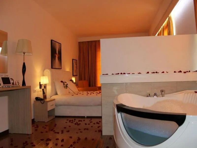Room, Bleart, Durres
