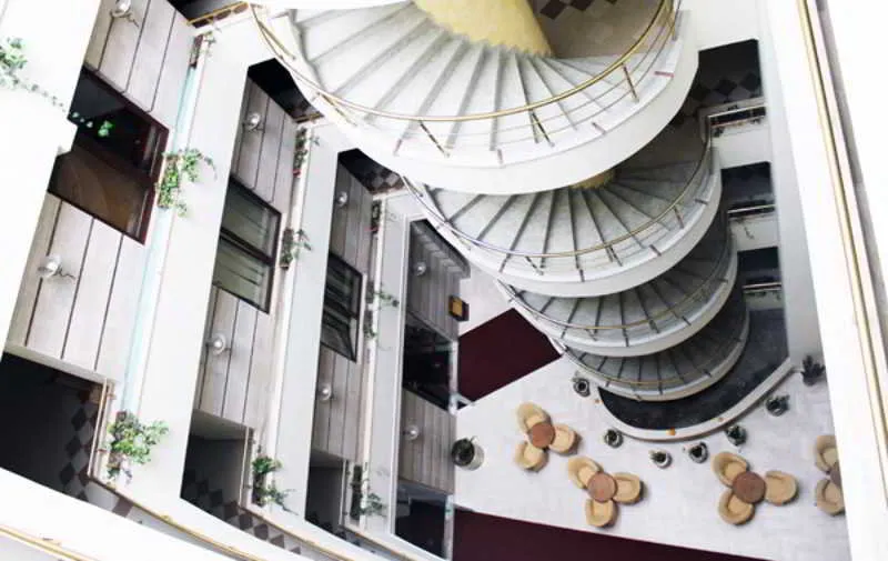 Lobby, Leonardo, Durres