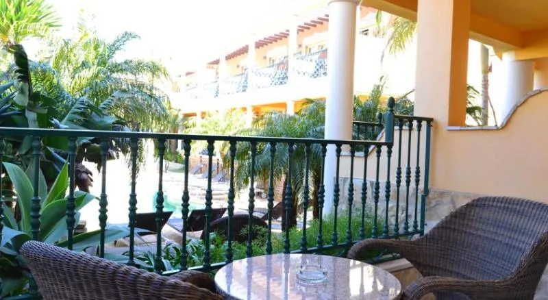 Double or Twin CLASSIC POOL VIEW Room, Dom Manuel I Charming Residence, Algarve