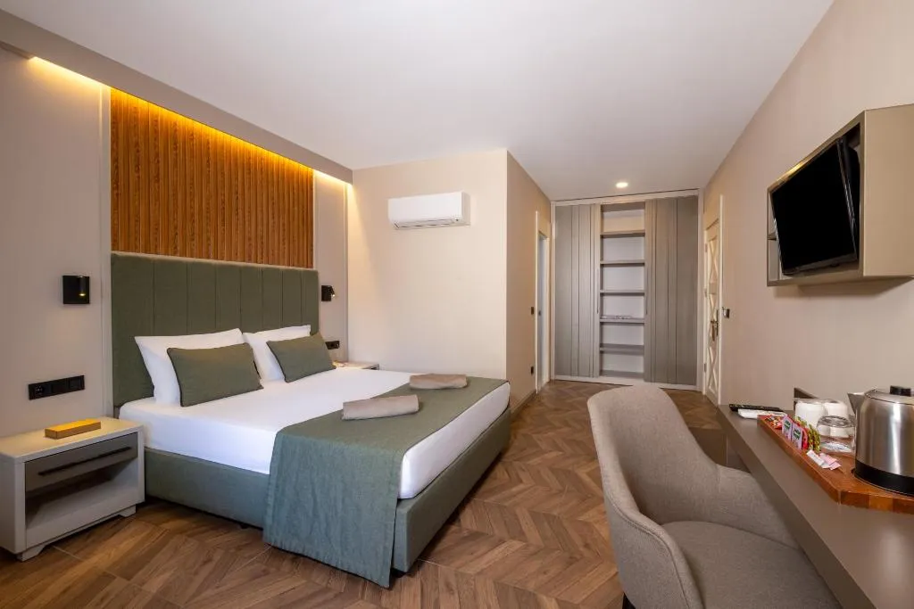 Room, Crystal Flora Pearl Collection, Antalya
