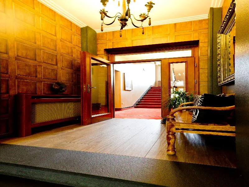 Lobby, Columbus, Krakow